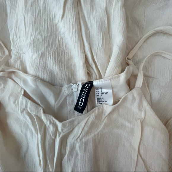 Light Cream Romper US2 - Picture 2 of 3